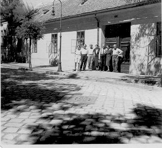 Csaladi haz, Gyor, csaladdal.jpg (25342 bytes)