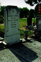 Fulop_Grave_200105.jpg (391888 bytes)