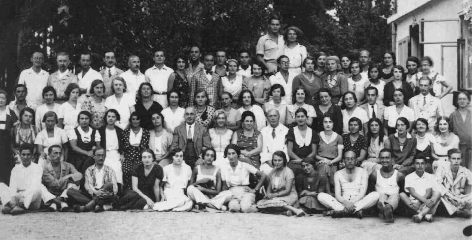 Gyor Group 1.jpg (358895 bytes)